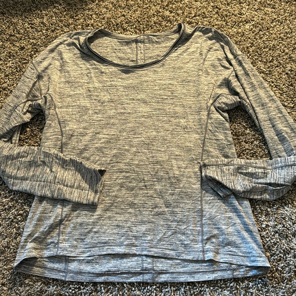 Lululemon Sweat wicking Long Sleeve